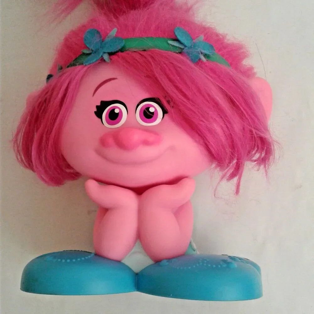 Just Play Trolls Poppy Pink Roll Play Pretend Styling Station Standing Head 12
